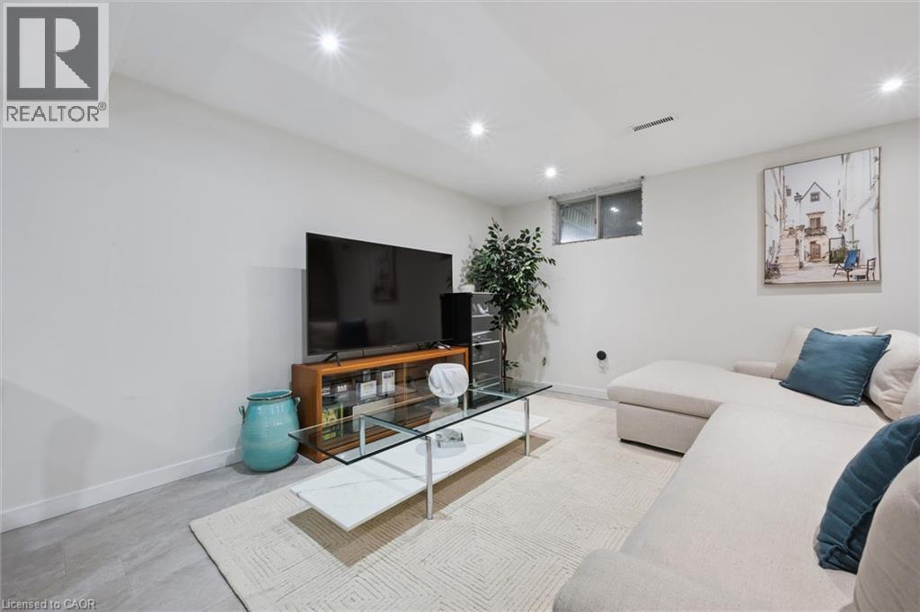 54 Harvest Court, Kitchener, Ontario  N2P 1T3 - Photo 36 - 40820906