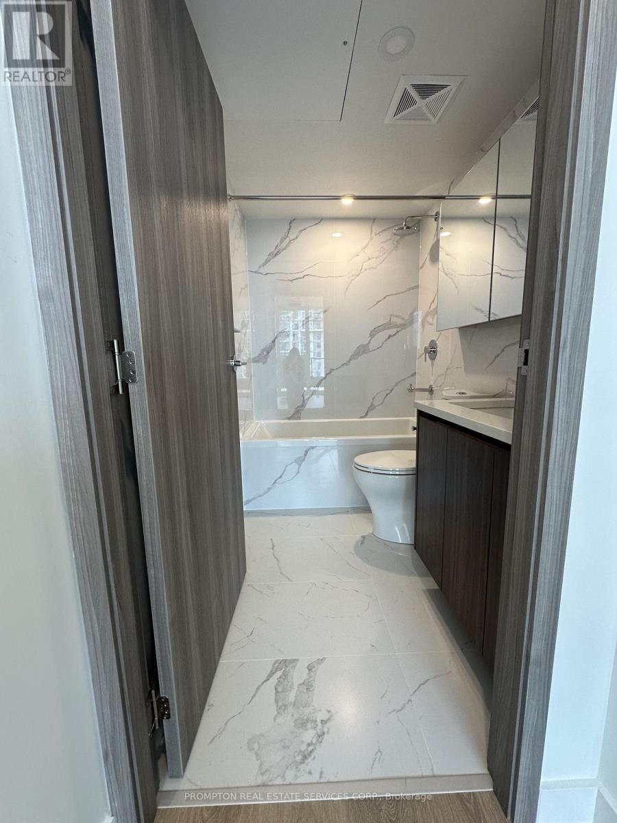 3509 - 1 Concord Cityplace Way, Toronto, Ontario  M5V 0X3 - Photo 17 - C13033508