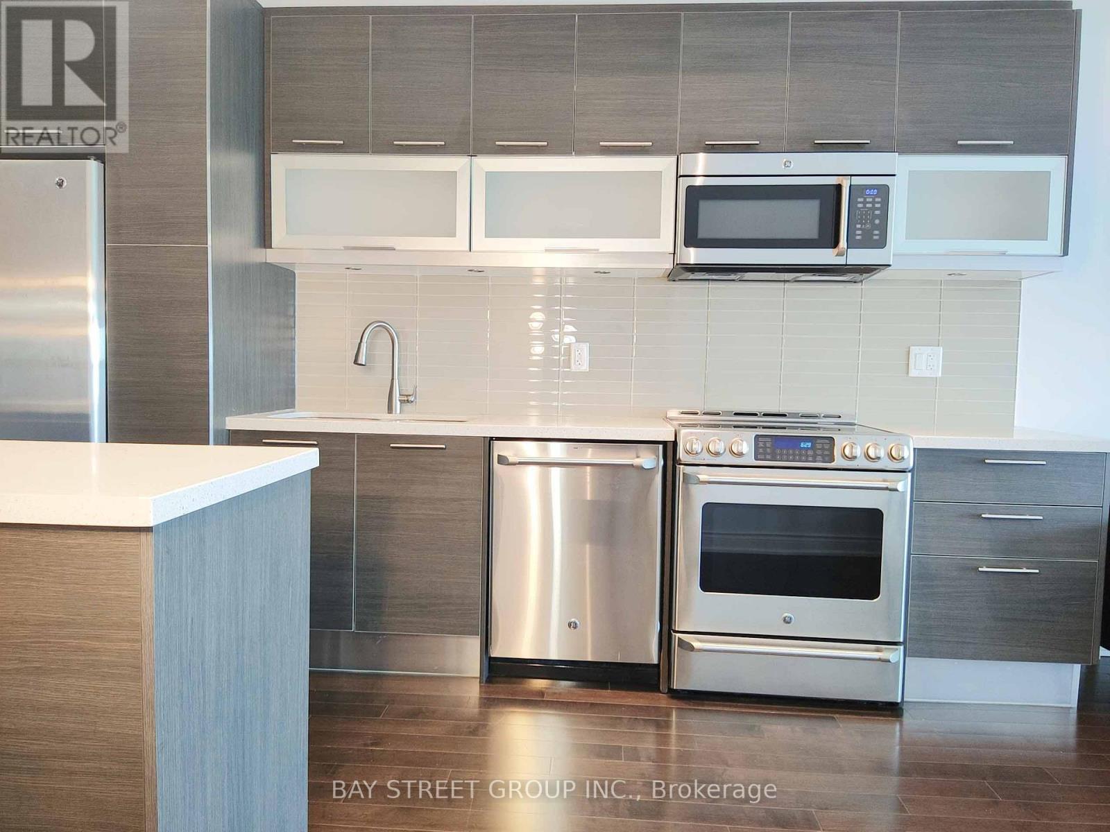 6704 - 388 YONGE STREET, Toronto, Ontario