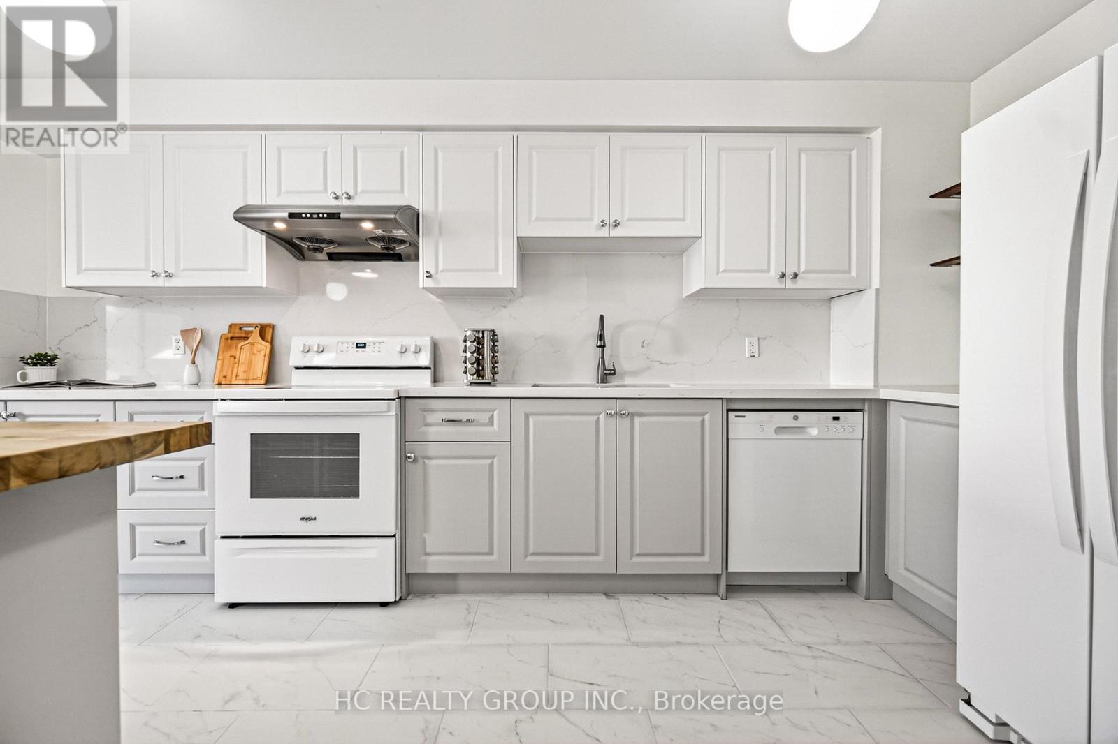 40 South Shields Avenue, Toronto, Ontario  M1V 1T6 - Photo 7 - E13033564