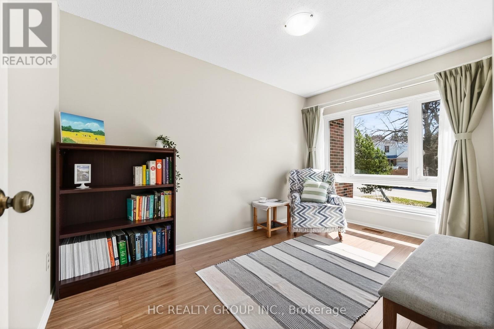 40 South Shields Avenue, Toronto, Ontario  M1V 1T6 - Photo 8 - E13033564