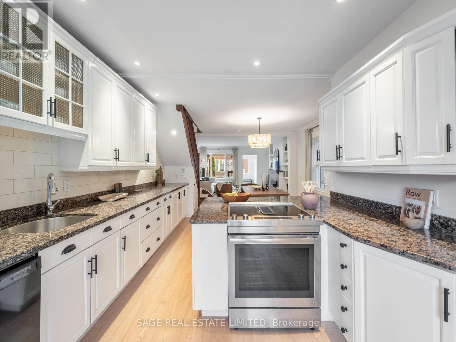 97 Bowmore Road E, Toronto, Ontario  M4L 3J1 - Photo 17 - E13033572