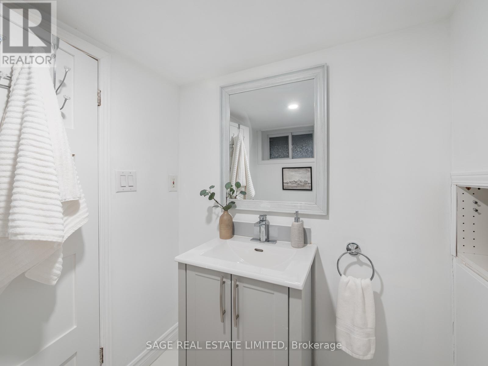 97 Bowmore Road E, Toronto, Ontario  M4L 3J1 - Photo 38 - E13033572