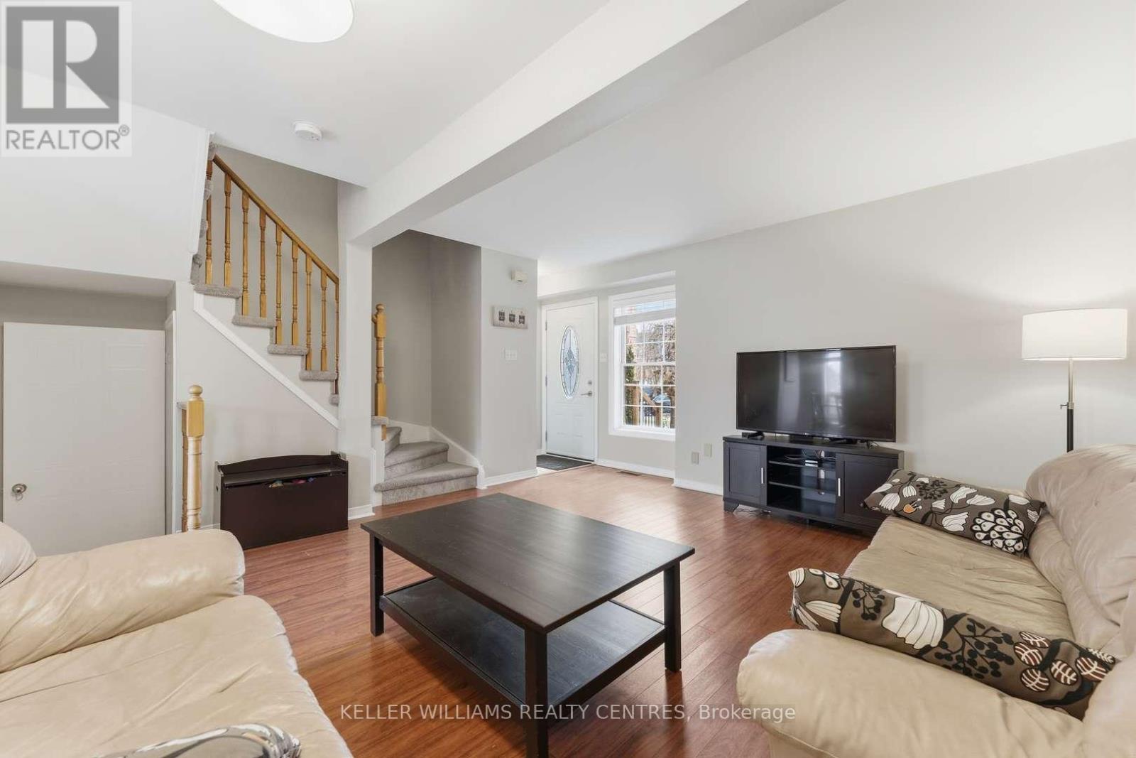 22 Ross Linton Drive, Aurora, Ontario  L4G 6T3 - Photo 4 - N13033510