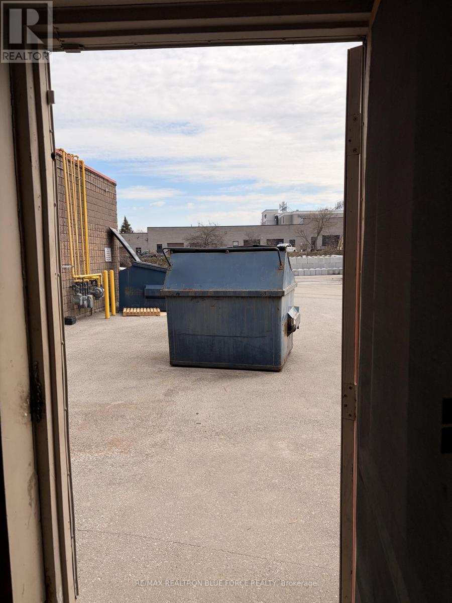 26 - 1111 Davis Drive, Newmarket, Ontario  L3Y 8X2 - Photo 21 - N13033542