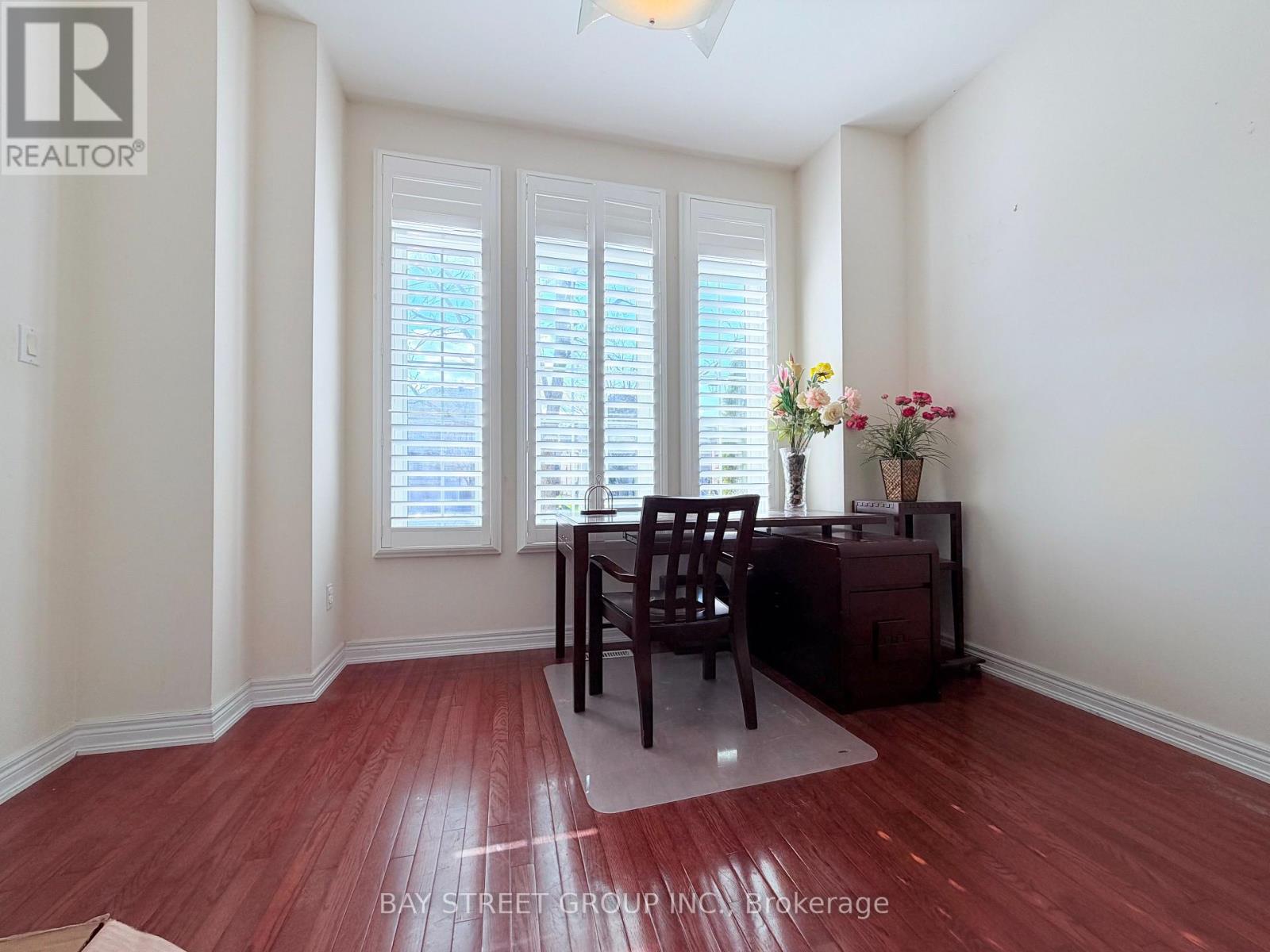 9 Saint Clare Boulevard, Vaughan, Ontario  L4H 2A2 - Photo 3 - N13033552