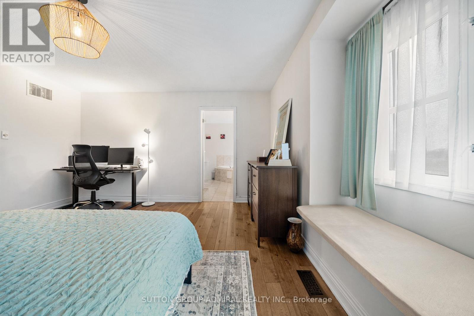 36 John W Taylor Avenue, New Tecumseth, Ontario  L9R 0B5 - Photo 17 - N13033570