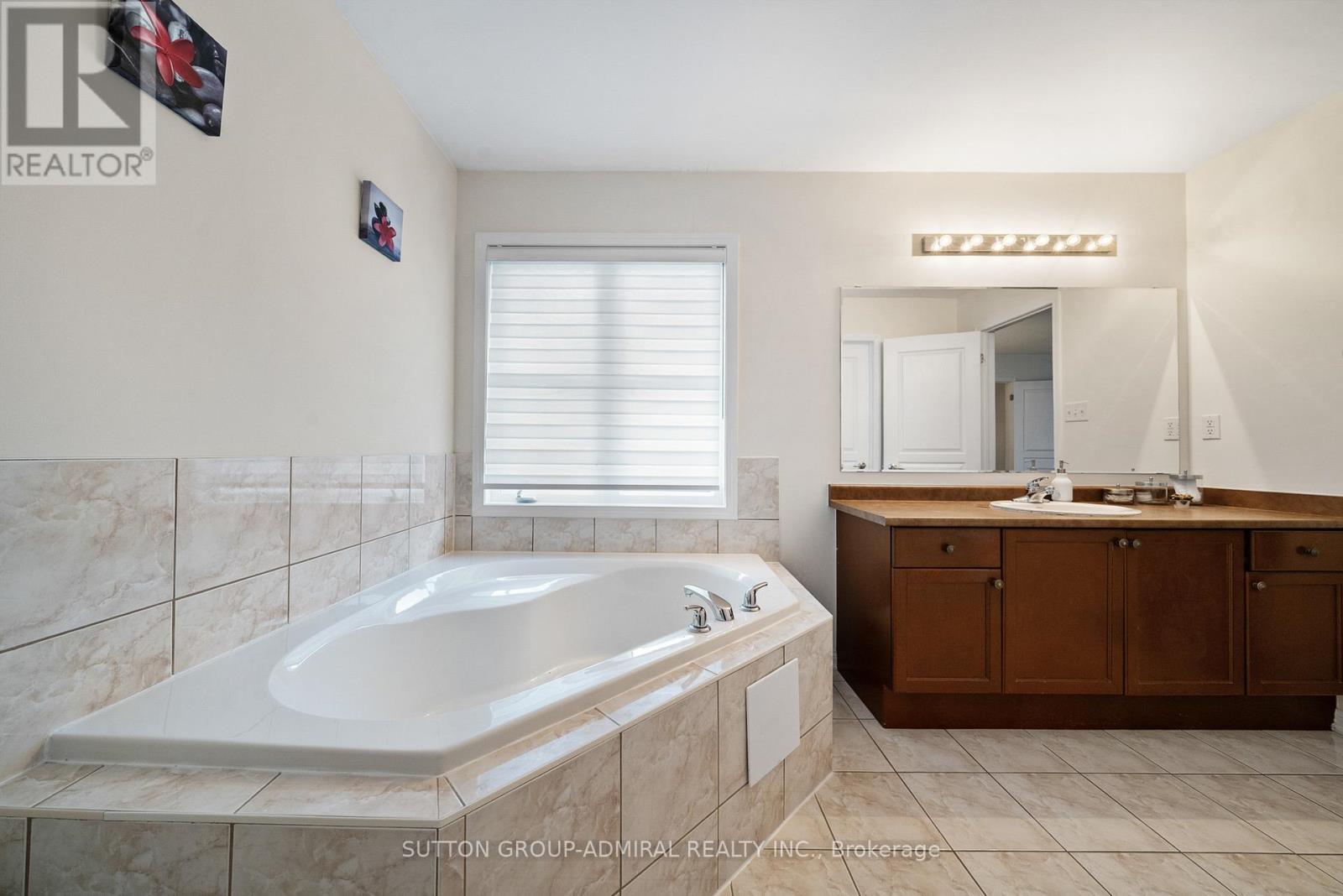 36 John W Taylor Avenue, New Tecumseth, Ontario  L9R 0B5 - Photo 19 - N13033570