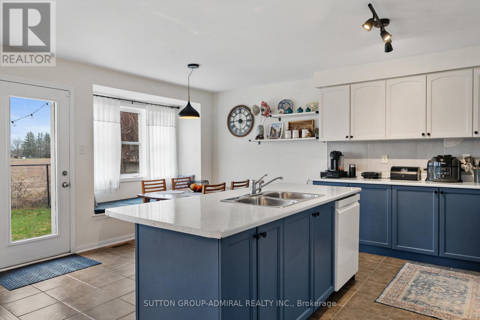 36 John W Taylor Avenue, New Tecumseth, Ontario  L9R 0B5 - Photo 5 - N13033570