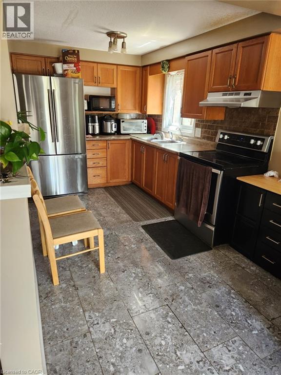 1126 Copper Leaf Crescent, Kitchener, Ontario  N2E 3W4 - Photo 6 - 40823482