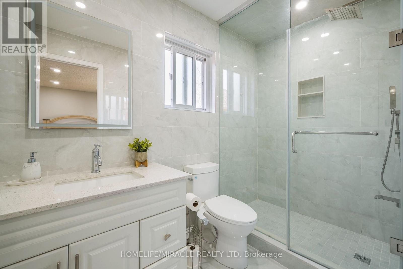 18 Prairie Rose Circle, Brampton, Ontario  L6R 1R4 - Photo 17 - W13033516