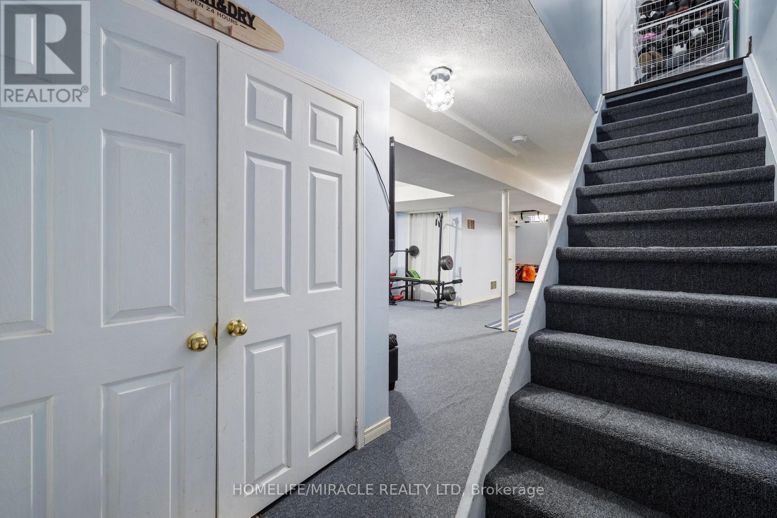 18 Prairie Rose Circle, Brampton, Ontario  L6R 1R4 - Photo 22 - W13033516