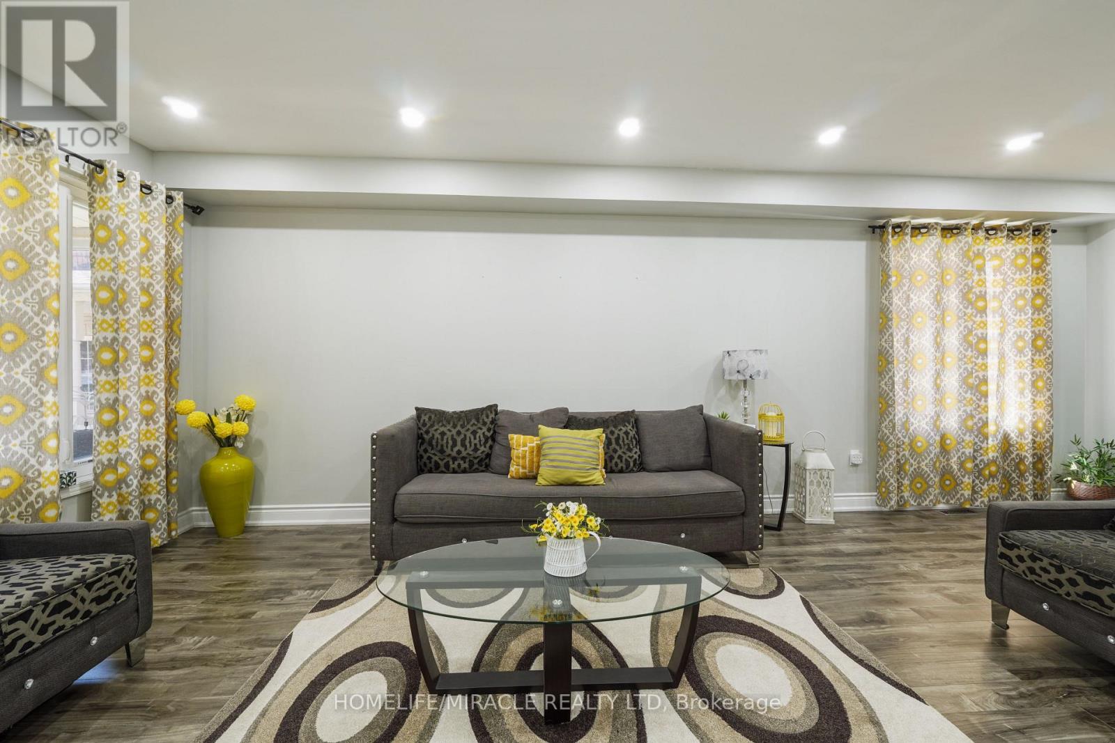 18 Prairie Rose Circle, Brampton, Ontario  L6R 1R4 - Photo 5 - W13033516