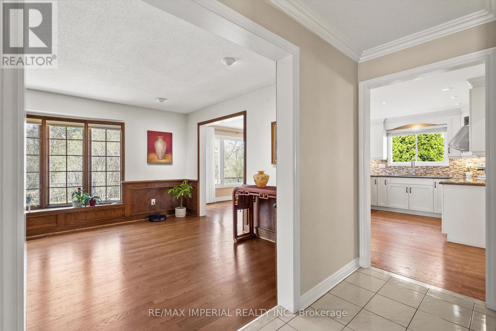 2044 Schoolmaster Circle, Oakville, Ontario  L6M 3A1 - Photo 10 - W13033528