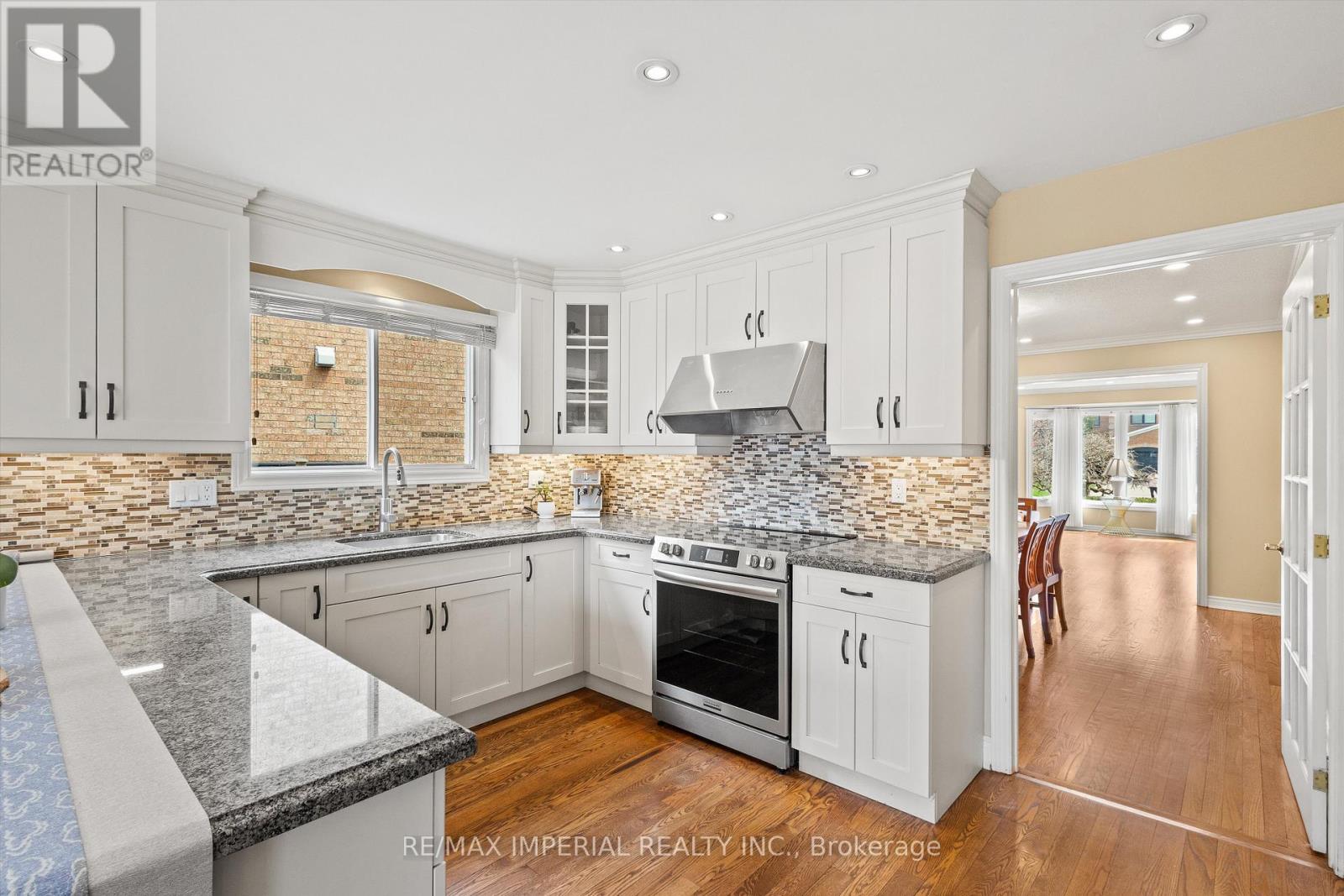 2044 Schoolmaster Circle, Oakville, Ontario  L6M 3A1 - Photo 13 - W13033528