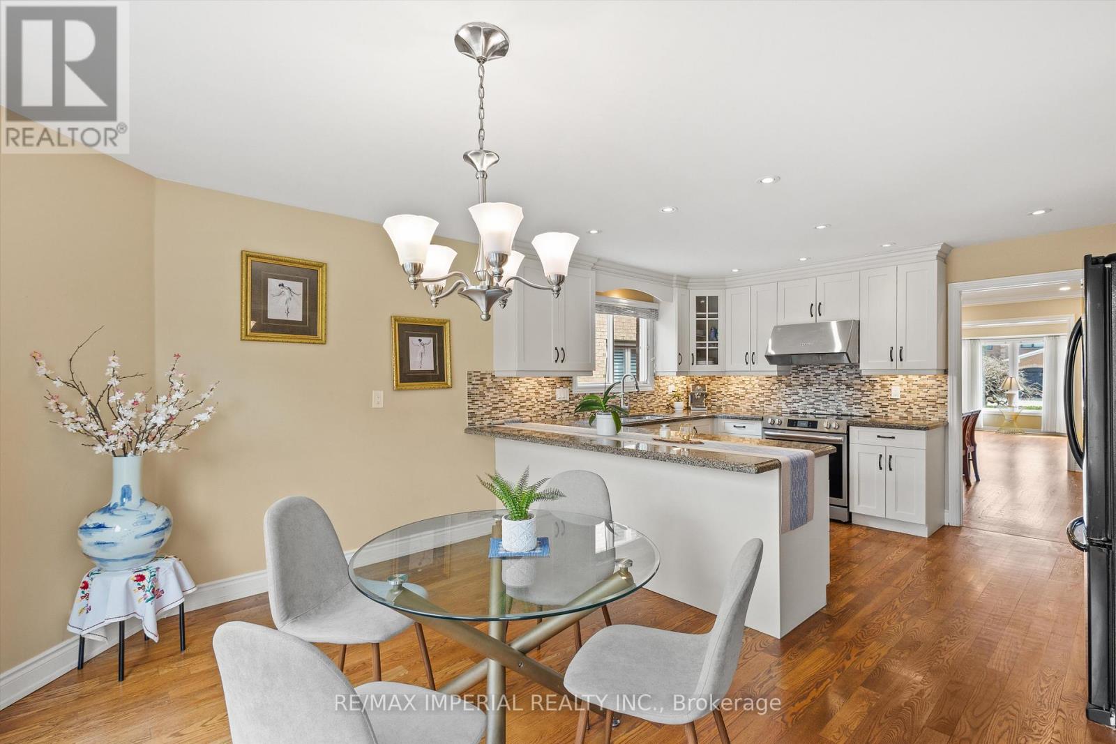 2044 Schoolmaster Circle, Oakville, Ontario  L6M 3A1 - Photo 17 - W13033528