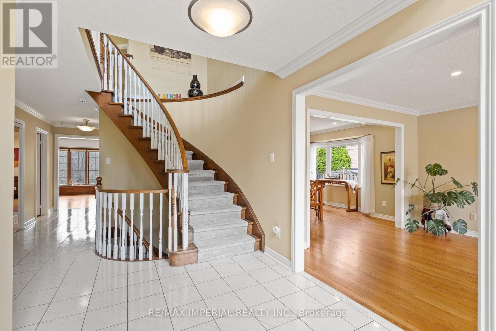 2044 Schoolmaster Circle, Oakville, Ontario  L6M 3A1 - Photo 2 - W13033528