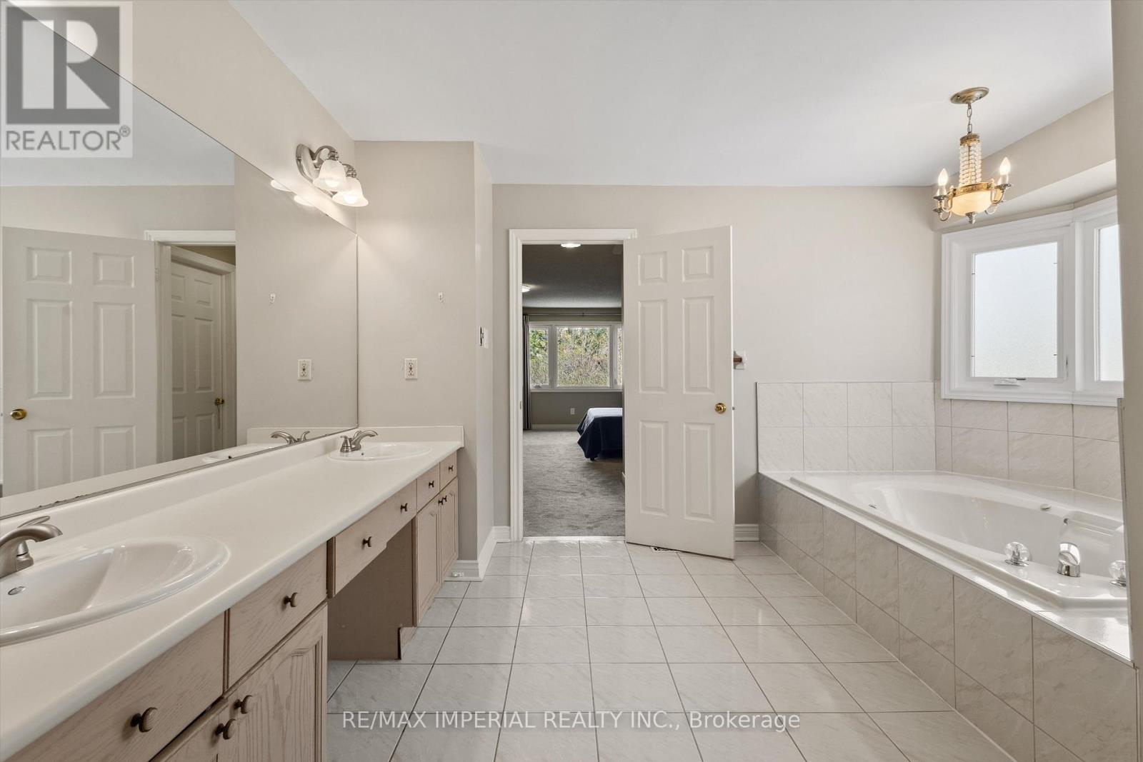 2044 Schoolmaster Circle, Oakville, Ontario  L6M 3A1 - Photo 24 - W13033528