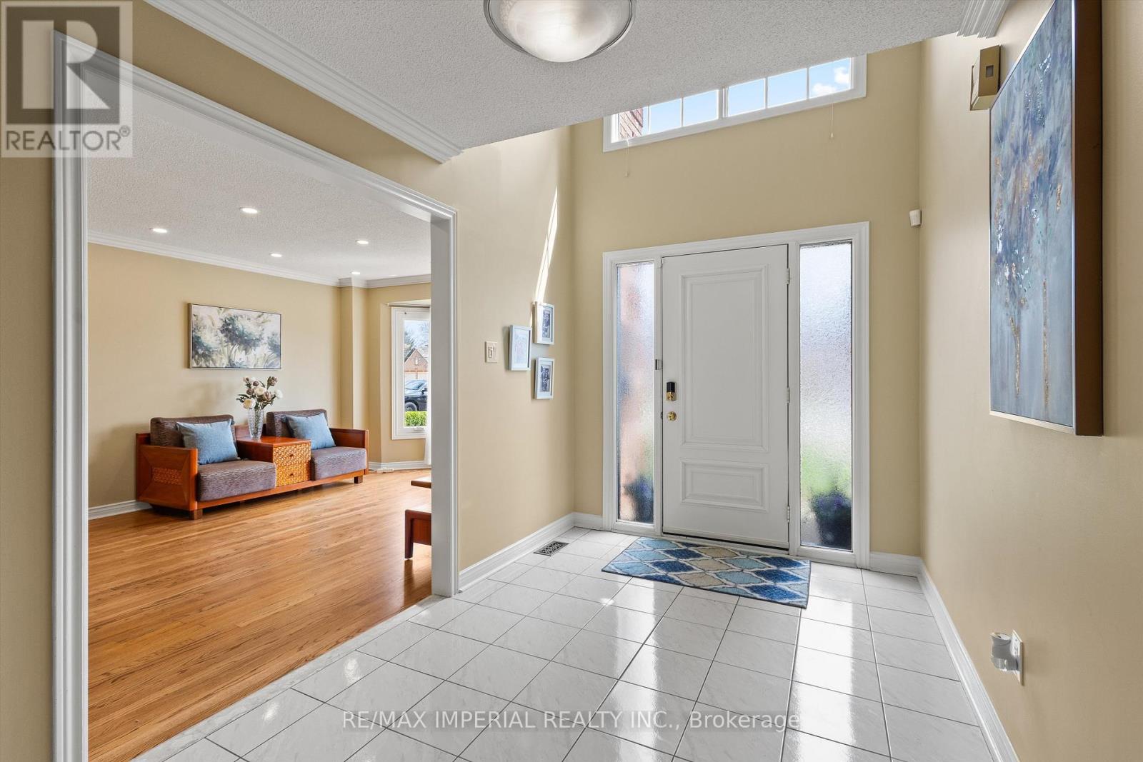 2044 Schoolmaster Circle, Oakville, Ontario  L6M 3A1 - Photo 3 - W13033528