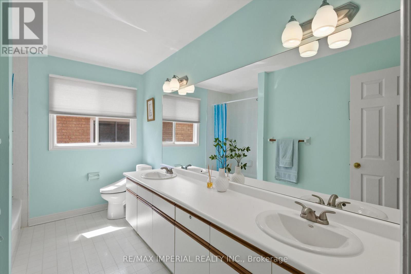 2044 Schoolmaster Circle, Oakville, Ontario  L6M 3A1 - Photo 33 - W13033528