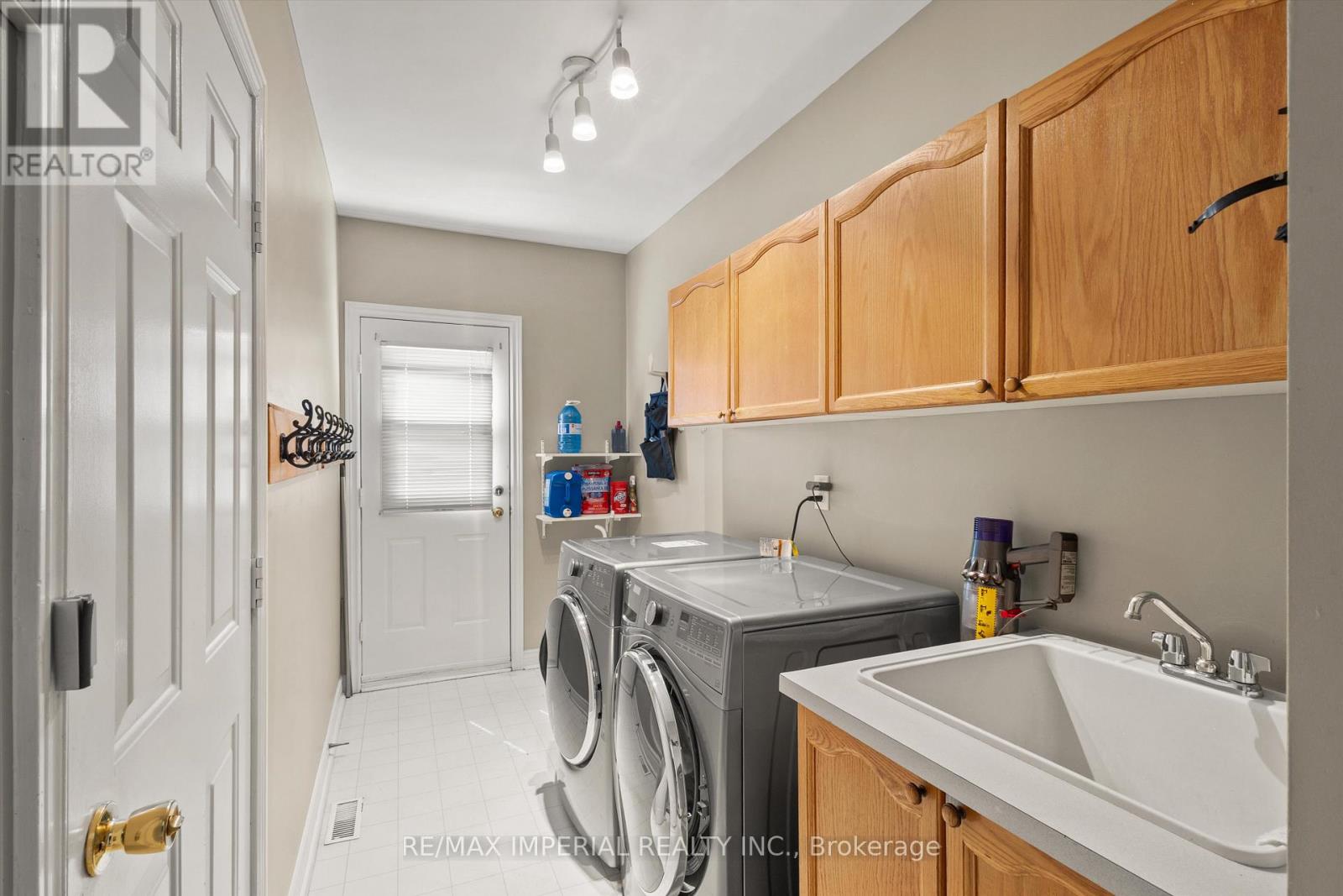 2044 Schoolmaster Circle, Oakville, Ontario  L6M 3A1 - Photo 39 - W13033528