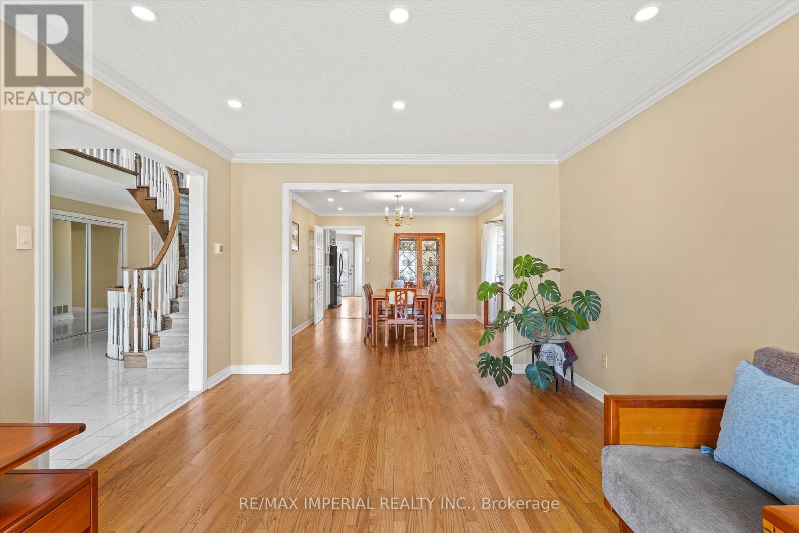 2044 Schoolmaster Circle, Oakville, Ontario  L6M 3A1 - Photo 5 - W13033528