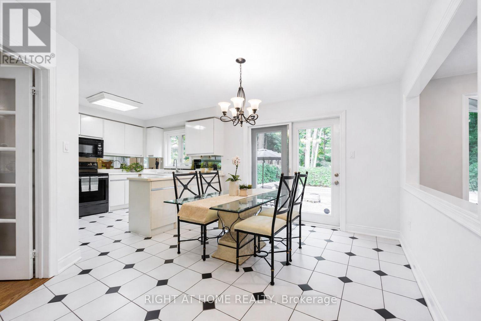 3655 Loyalist Drive, Mississauga, Ontario  L5L 4T6 - Photo 11 - W13033586