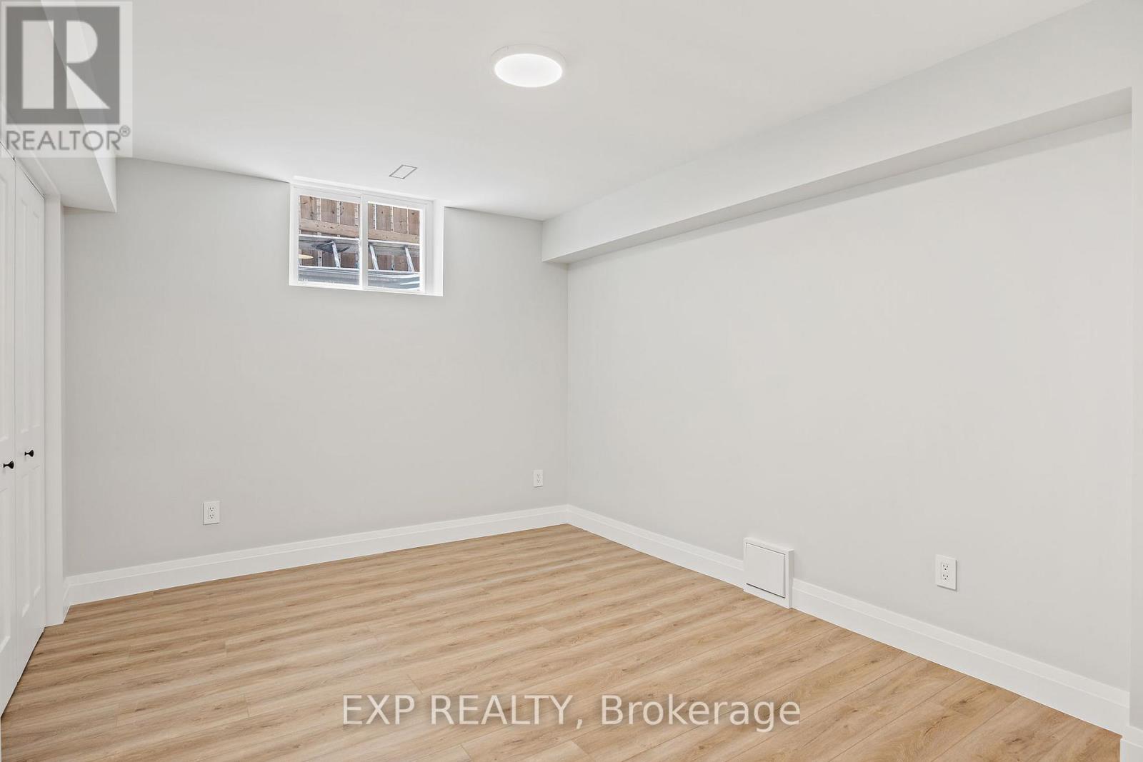 19 Master Green Crescent, Brampton, Ontario  L7A 3K3 - Photo 8 - W13033590