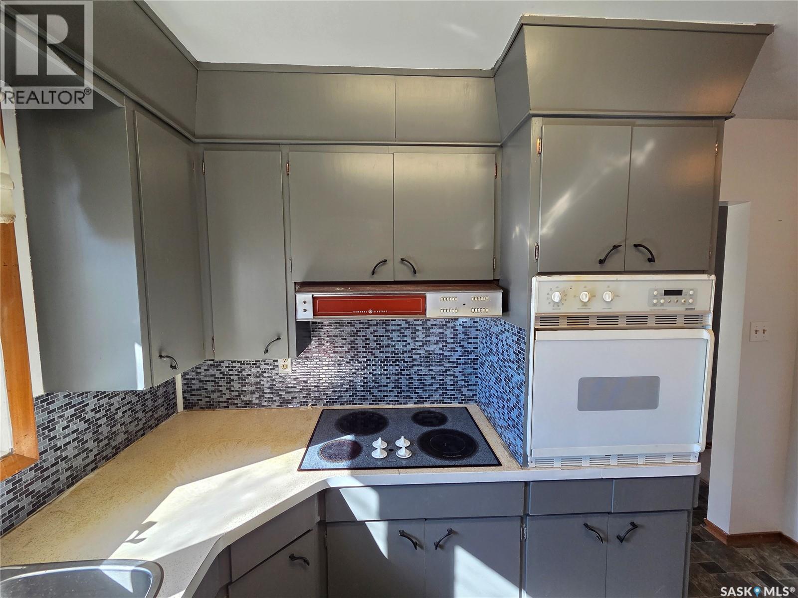 30 Main Street, Manor, Saskatchewan  S0C 1R0 - Photo 16 - SK033694