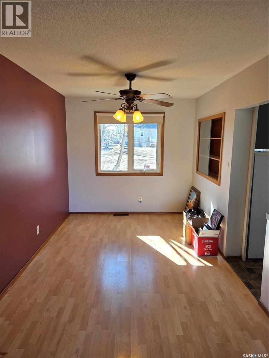 30 Main Street, Manor, Saskatchewan  S0C 1R0 - Photo 18 - SK033694