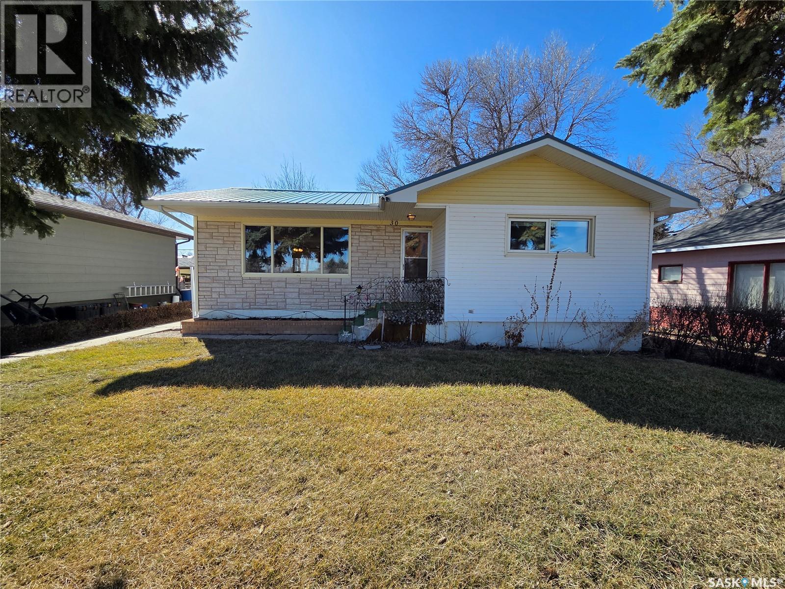 30 Main Street, Manor, Saskatchewan  S0C 1R0 - Photo 2 - SK033694