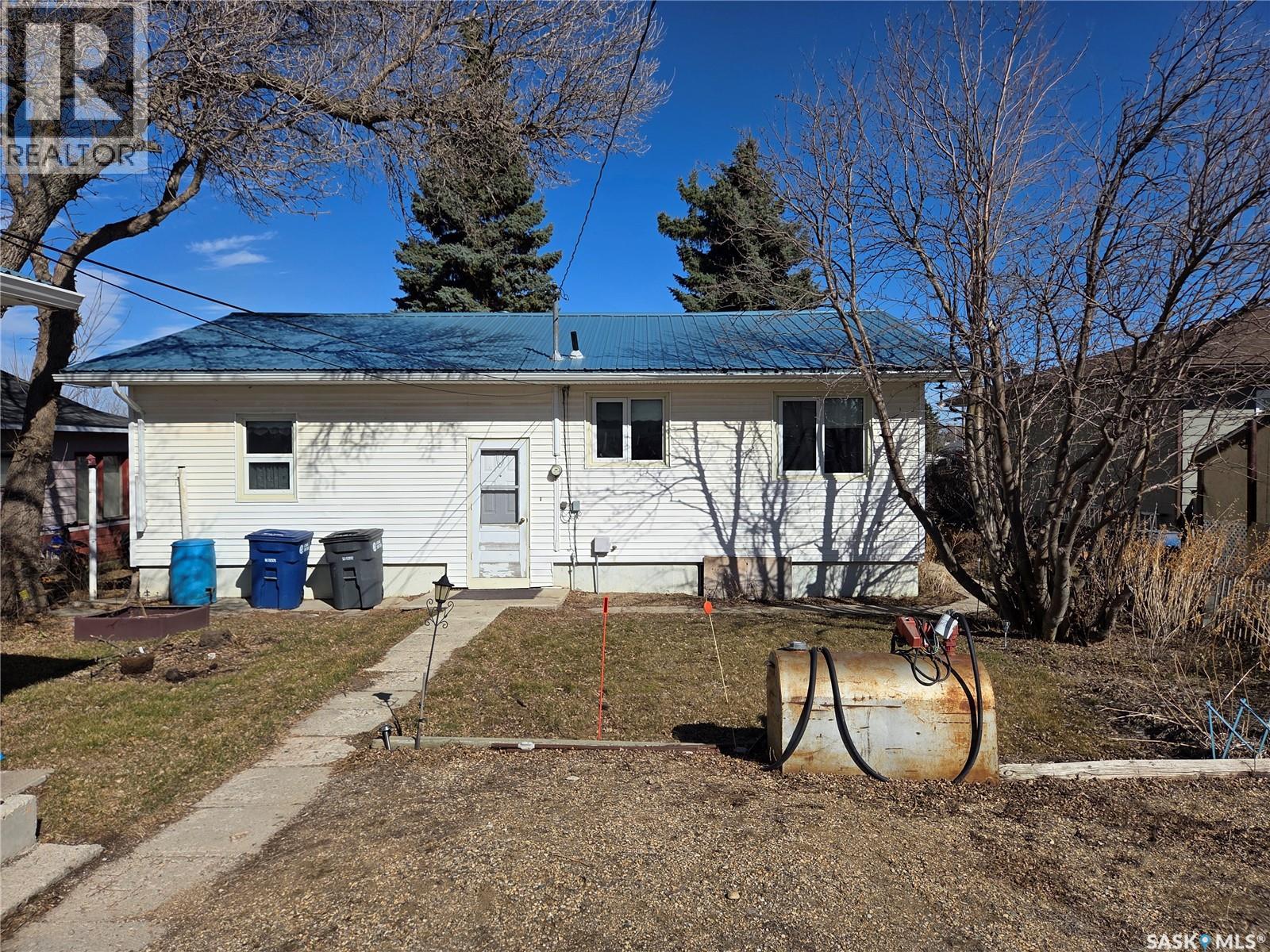 30 Main Street, Manor, Saskatchewan  S0C 1R0 - Photo 6 - SK033694