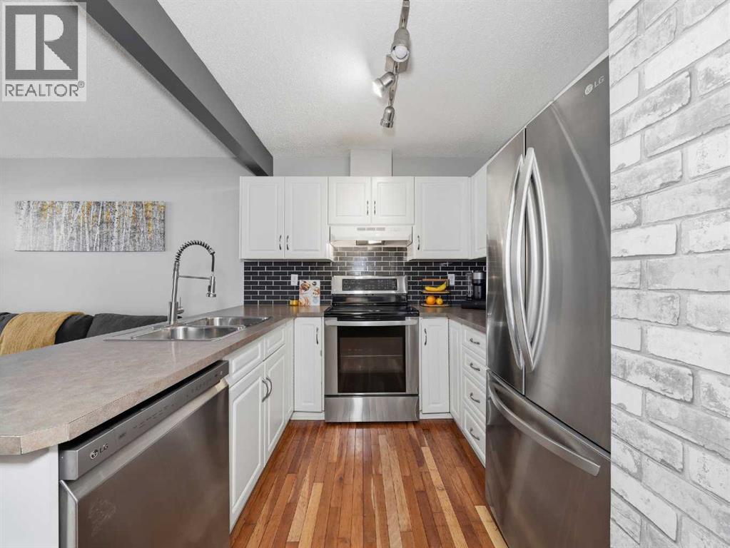 101 Everstone Place Sw, Calgary, Alberta  T2Y 4H7 - Photo 5 - A2300696