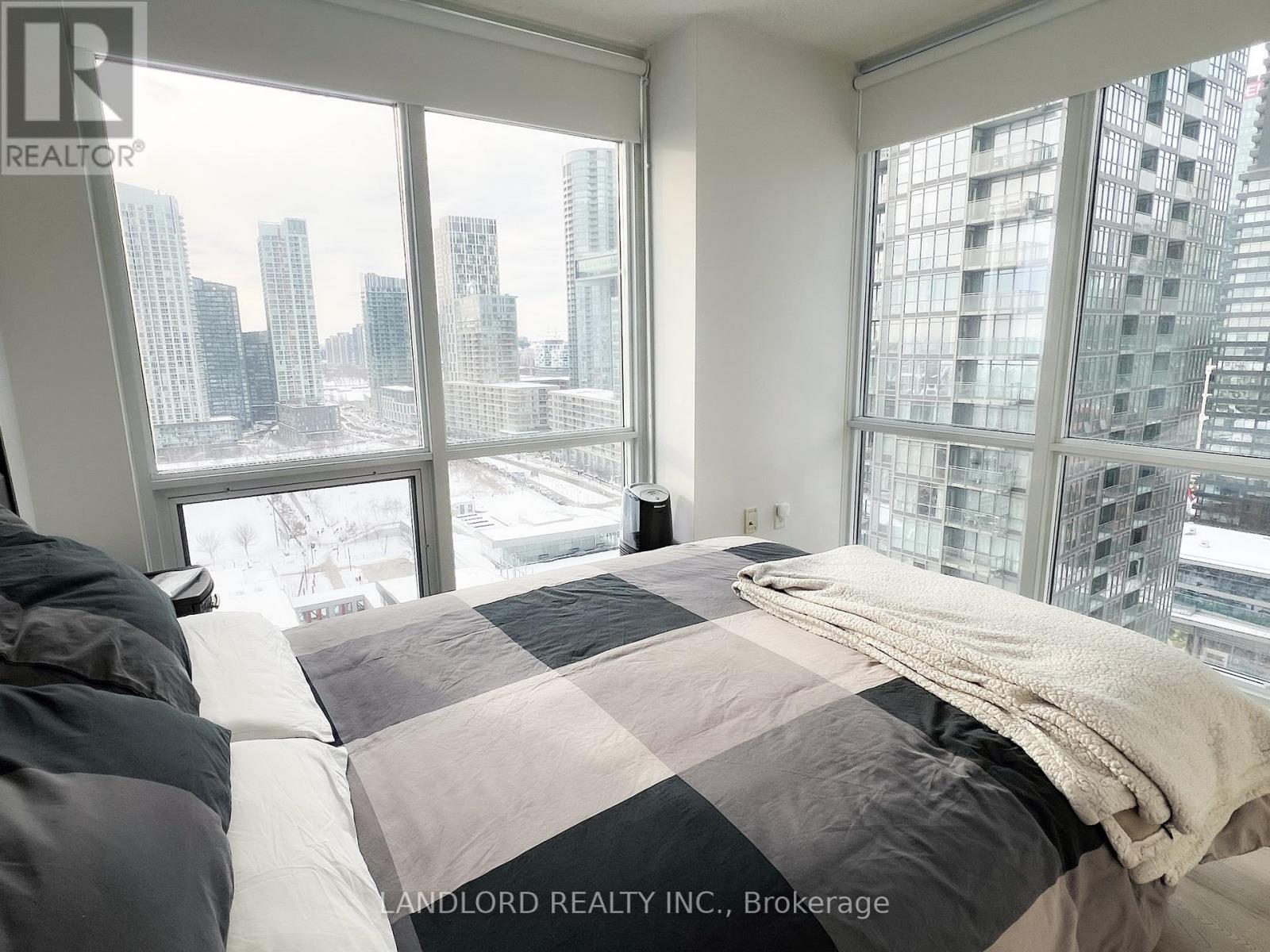 2203 - 11 Brunel Court, Toronto, Ontario  M5V 3Y3 - Photo 11 - C13033626