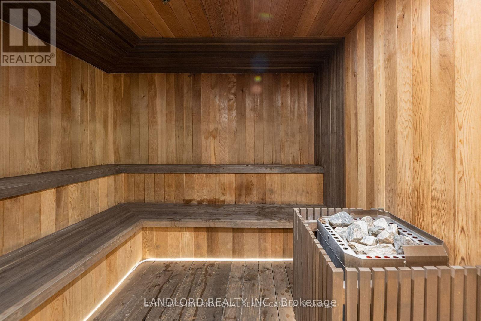 2203 - 11 Brunel Court, Toronto, Ontario  M5V 3Y3 - Photo 17 - C13033626