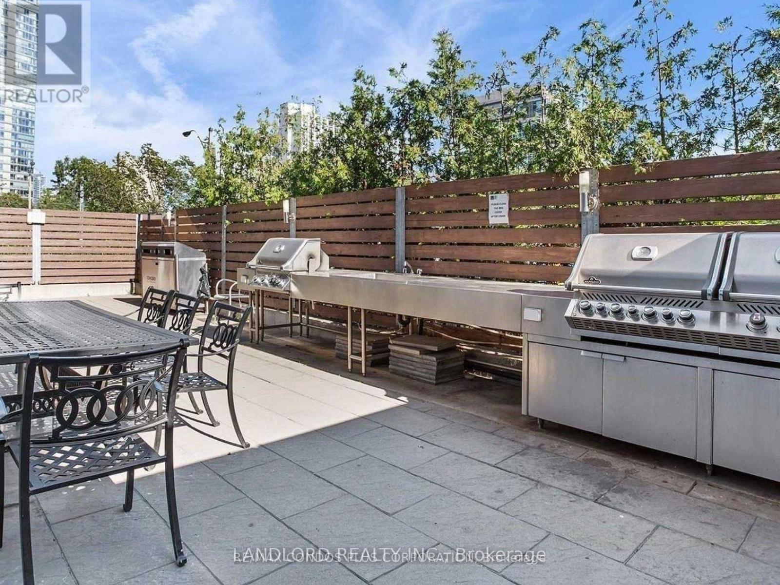 2203 - 11 Brunel Court, Toronto, Ontario  M5V 3Y3 - Photo 18 - C13033626