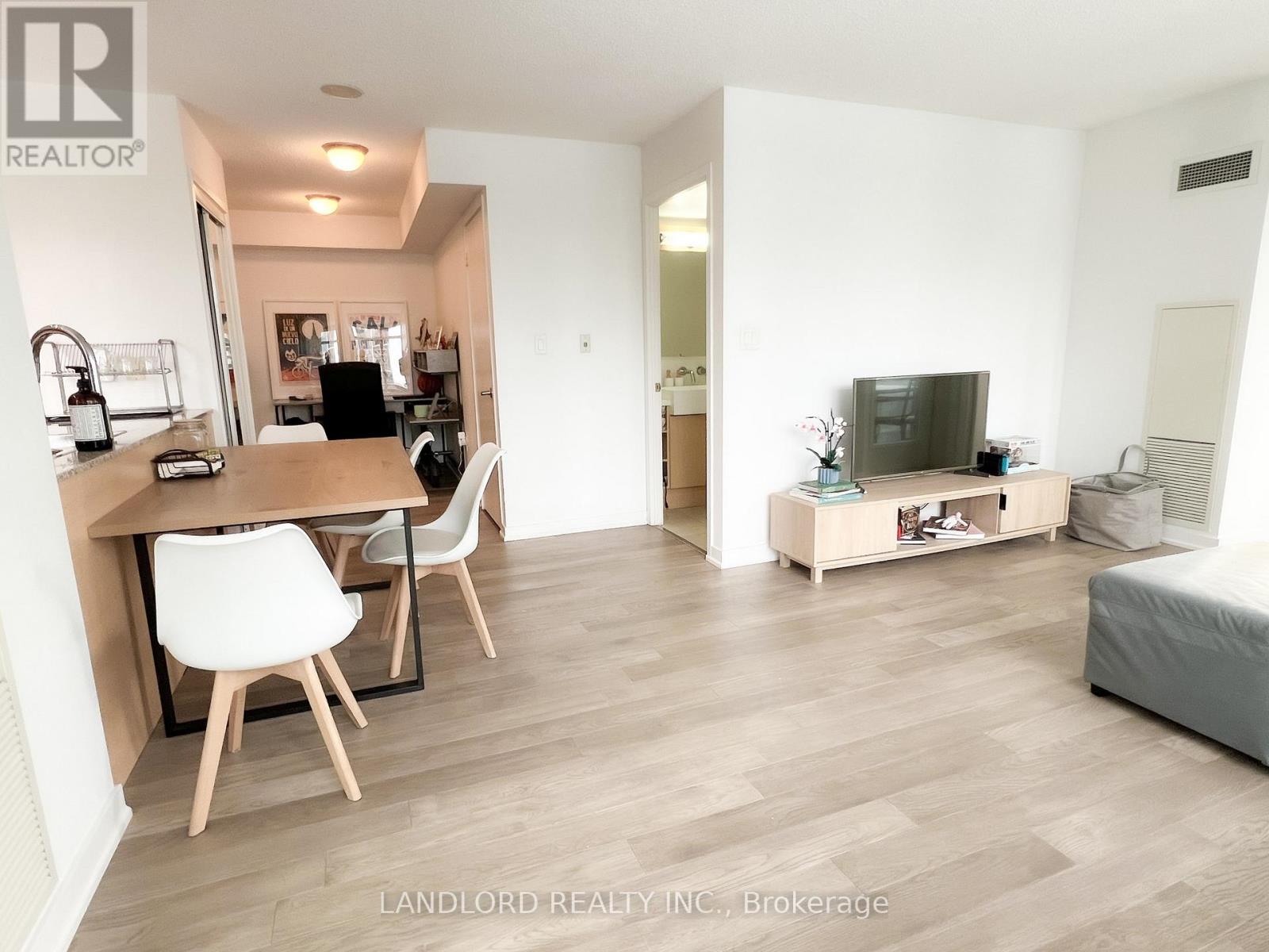 2203 - 11 Brunel Court, Toronto, Ontario  M5V 3Y3 - Photo 7 - C13033626