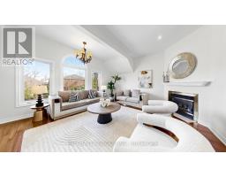 23 BROOKEVIEW DRIVE, Aurora, Ontario