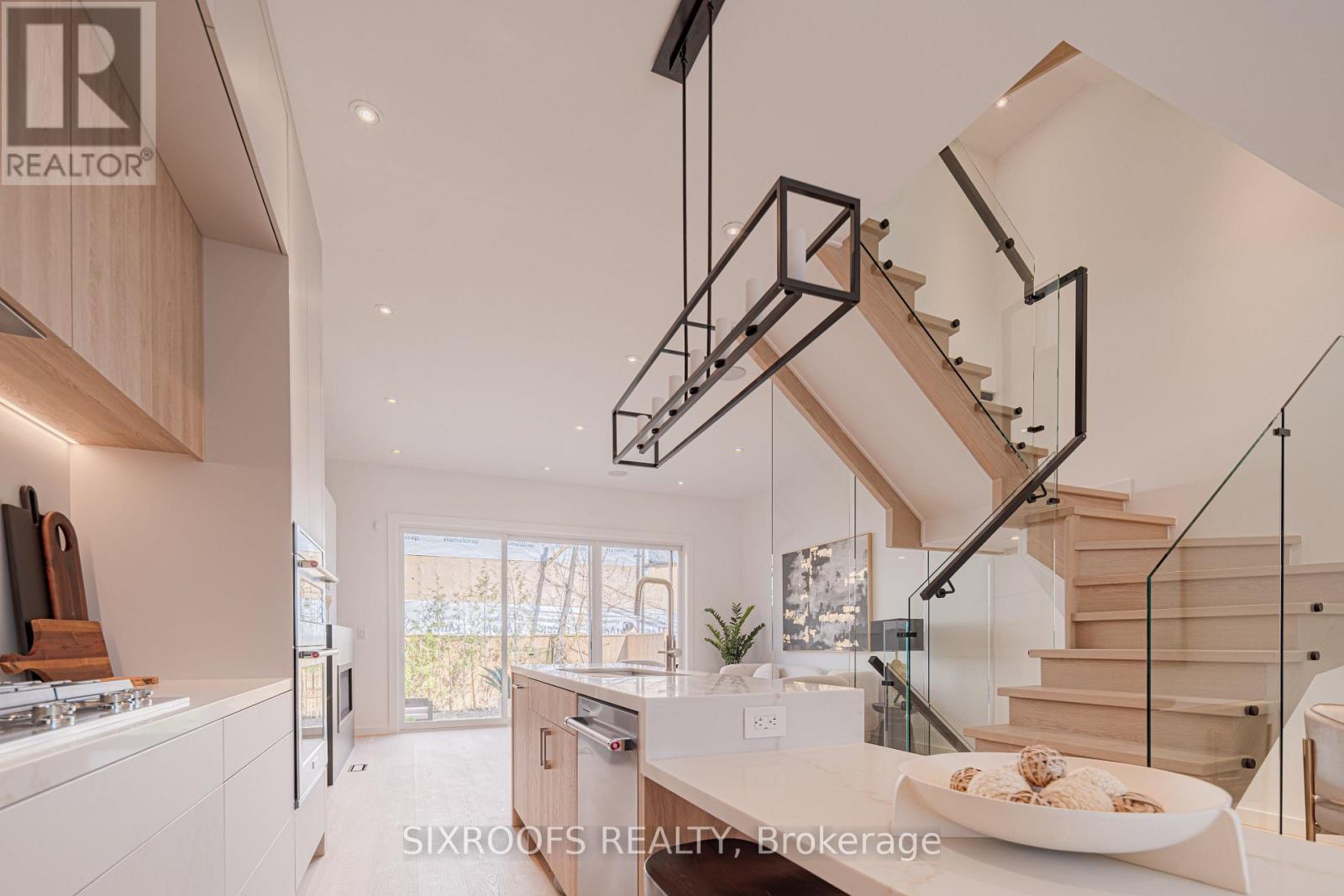 40 Morningside Avenue, Toronto, Ontario  M6S 1C4 - Photo 7 - W13026412