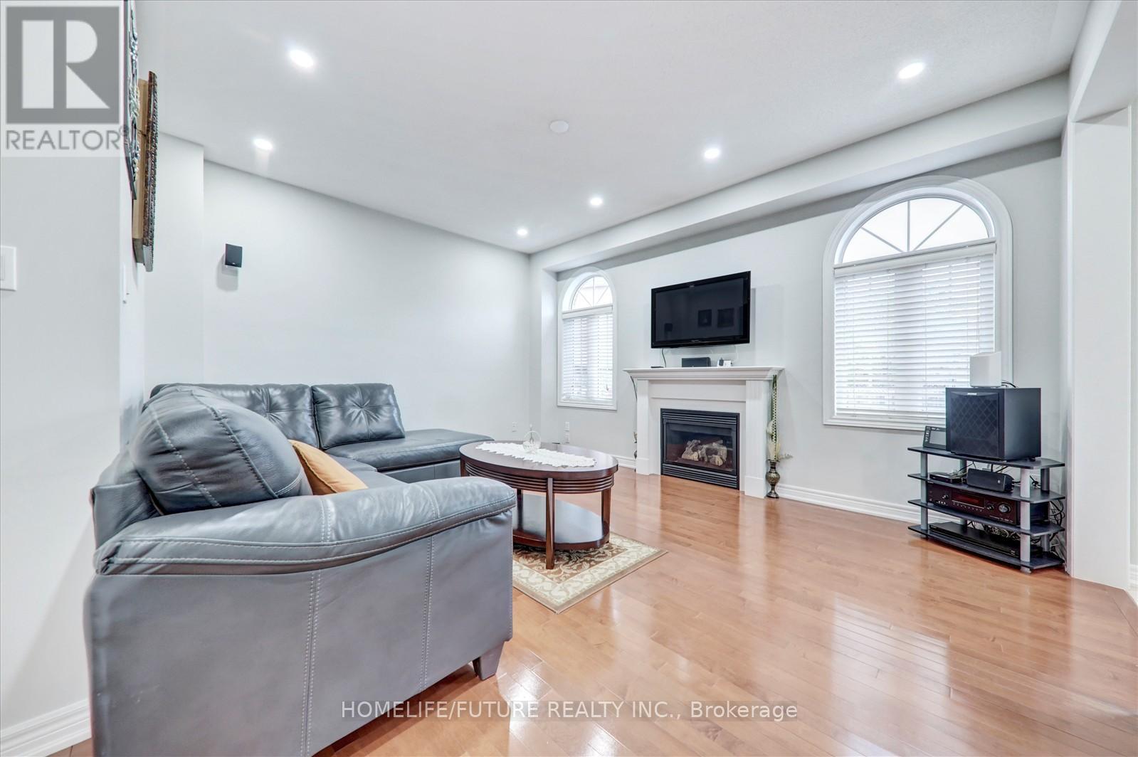 2 TOVEY TERRACE, Brampton, Ontario