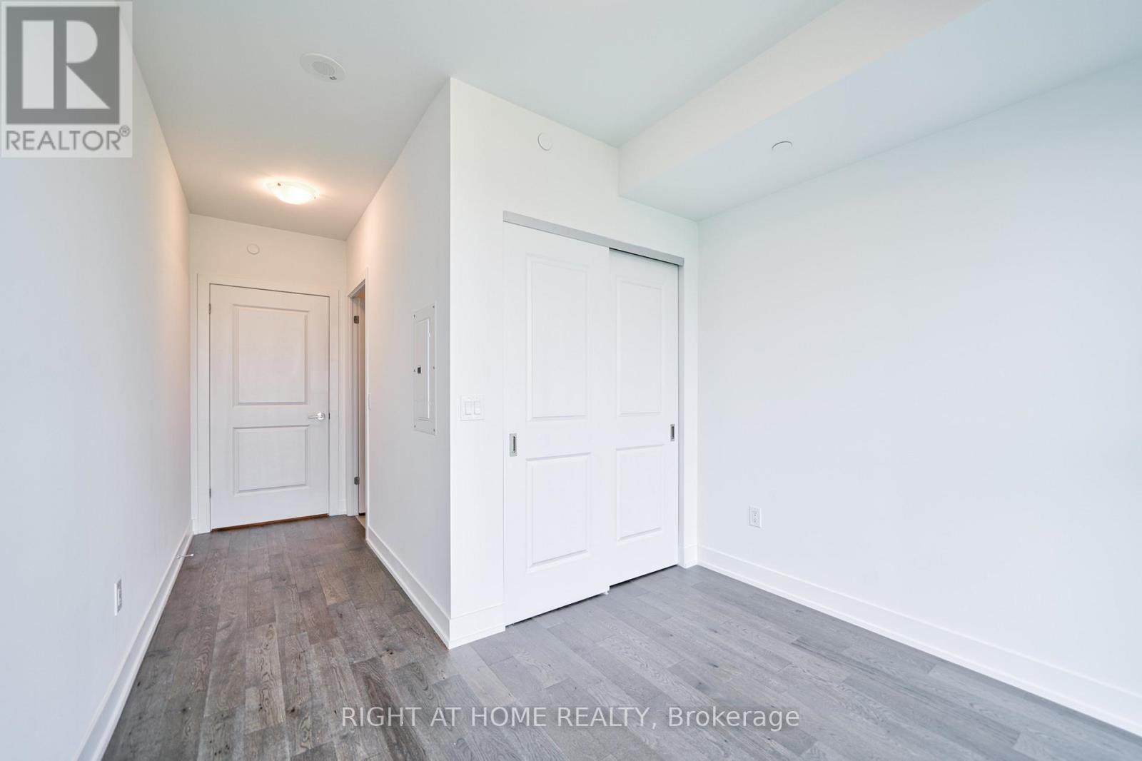 1063 Douglas Mccurdy Comm Circle, Mississauga, Ontario  L5L 3H9 - Photo 11 - W13026888