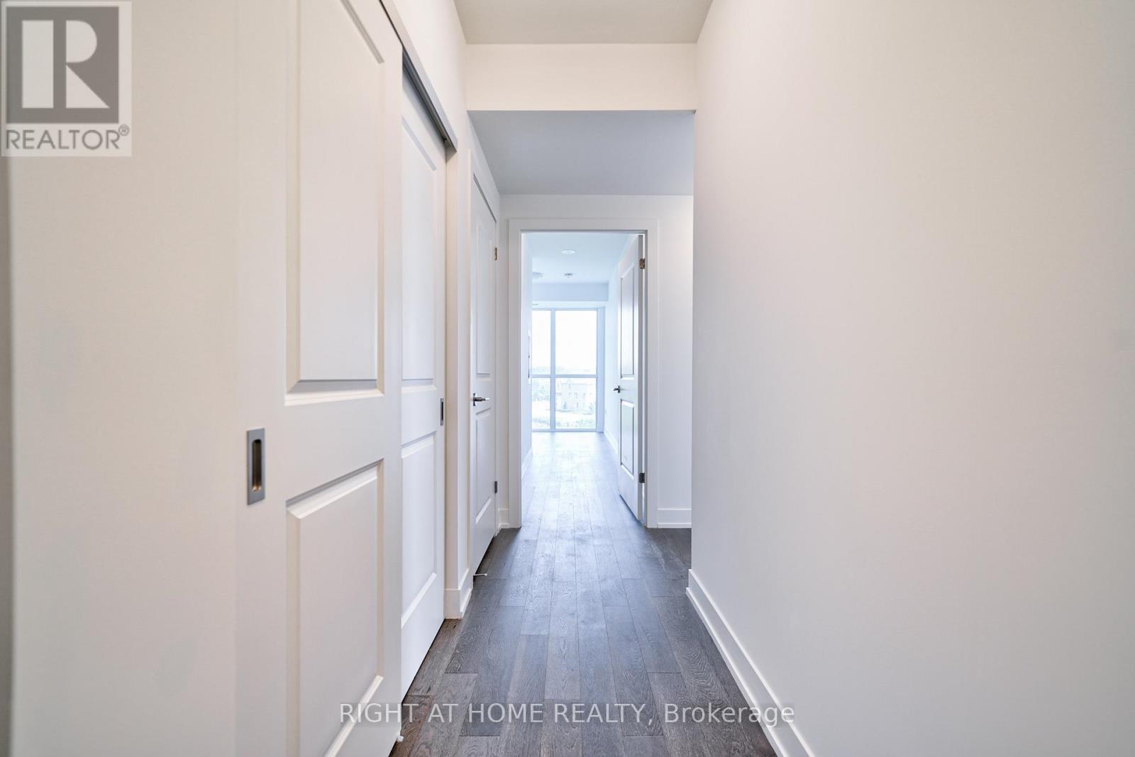 1063 Douglas Mccurdy Comm Circle, Mississauga, Ontario  L5L 3H9 - Photo 3 - W13026888