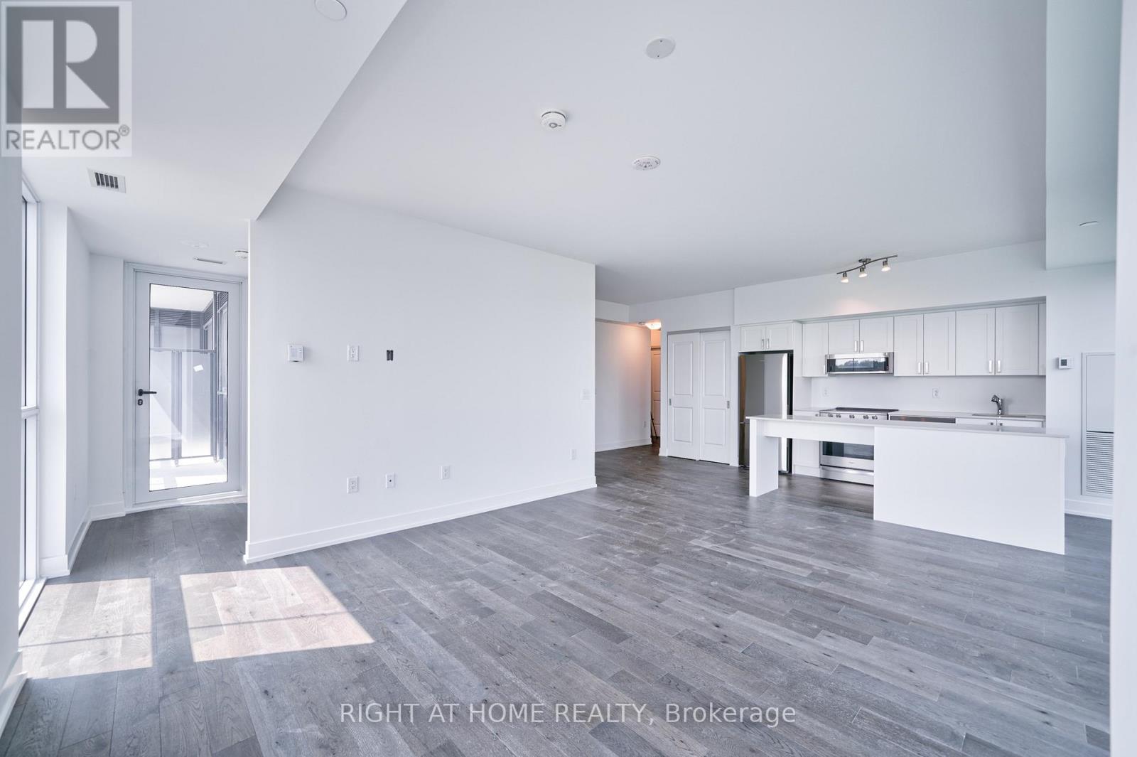 1063 Douglas Mccurdy Comm Circle, Mississauga, Ontario  L5L 3H9 - Photo 8 - W13026888