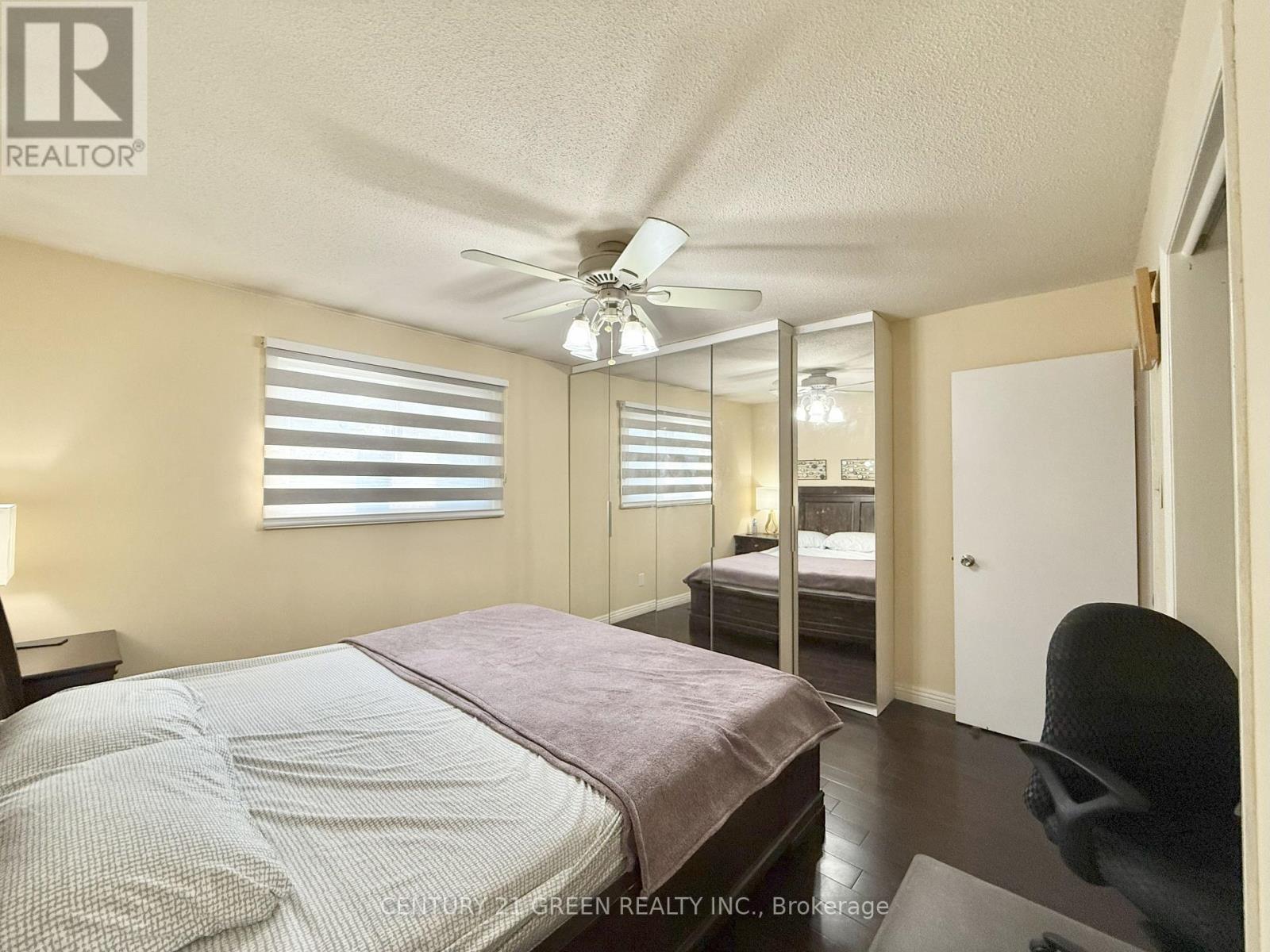 Upper - 963 Lovingston Crescent, Mississauga, Ontario  L4W 3V7 - Photo 22 - W13033620