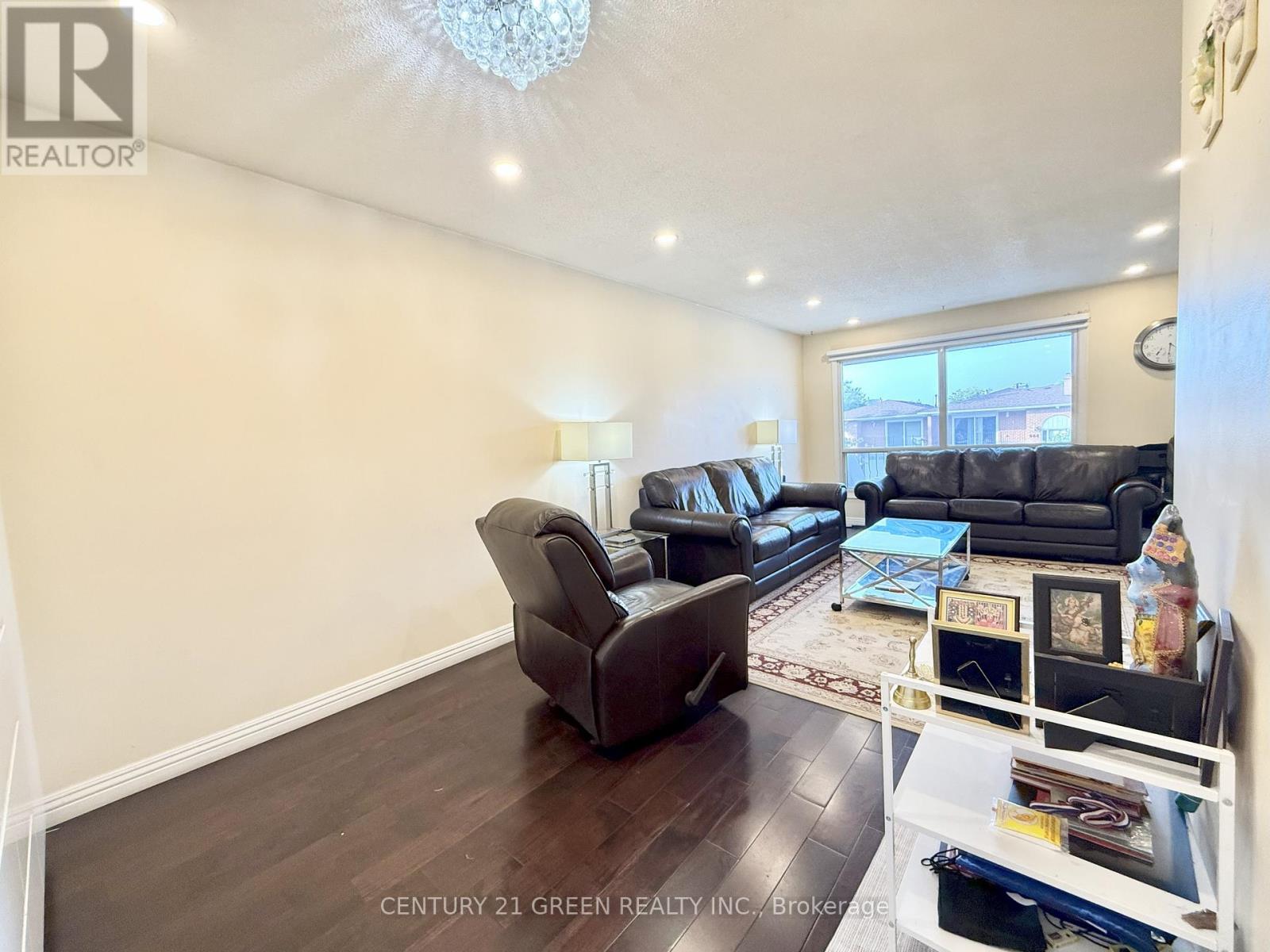 Upper - 963 Lovingston Crescent, Mississauga, Ontario  L4W 3V7 - Photo 9 - W13033620