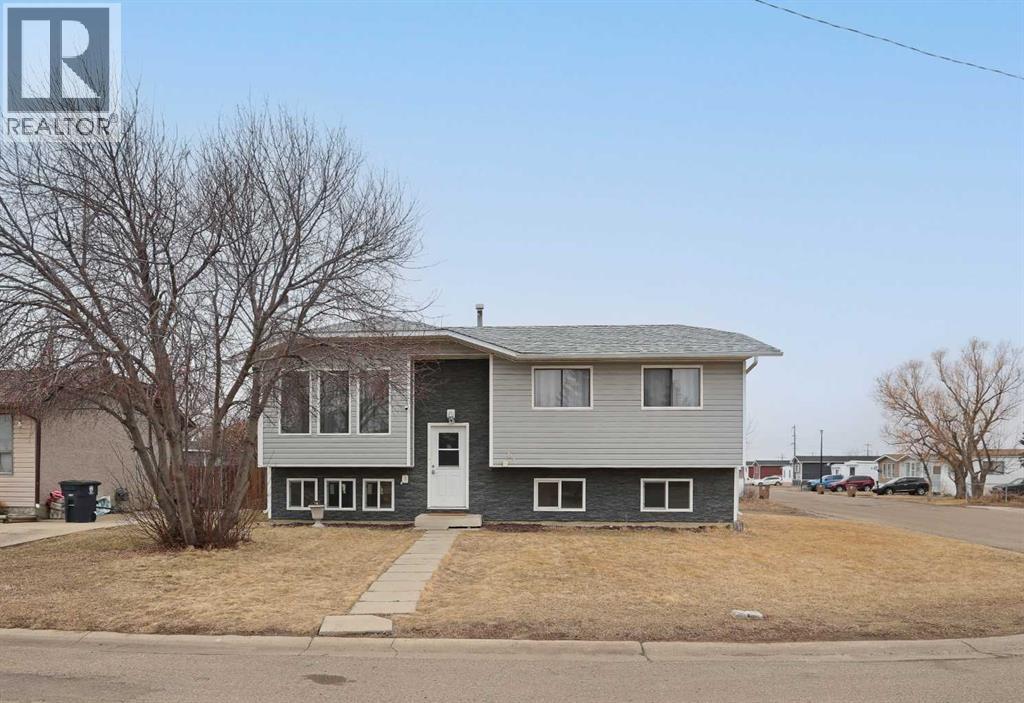 63 Ash Street W, Brooks, Alberta  T1R 0A6 - Photo 1 - A2295730