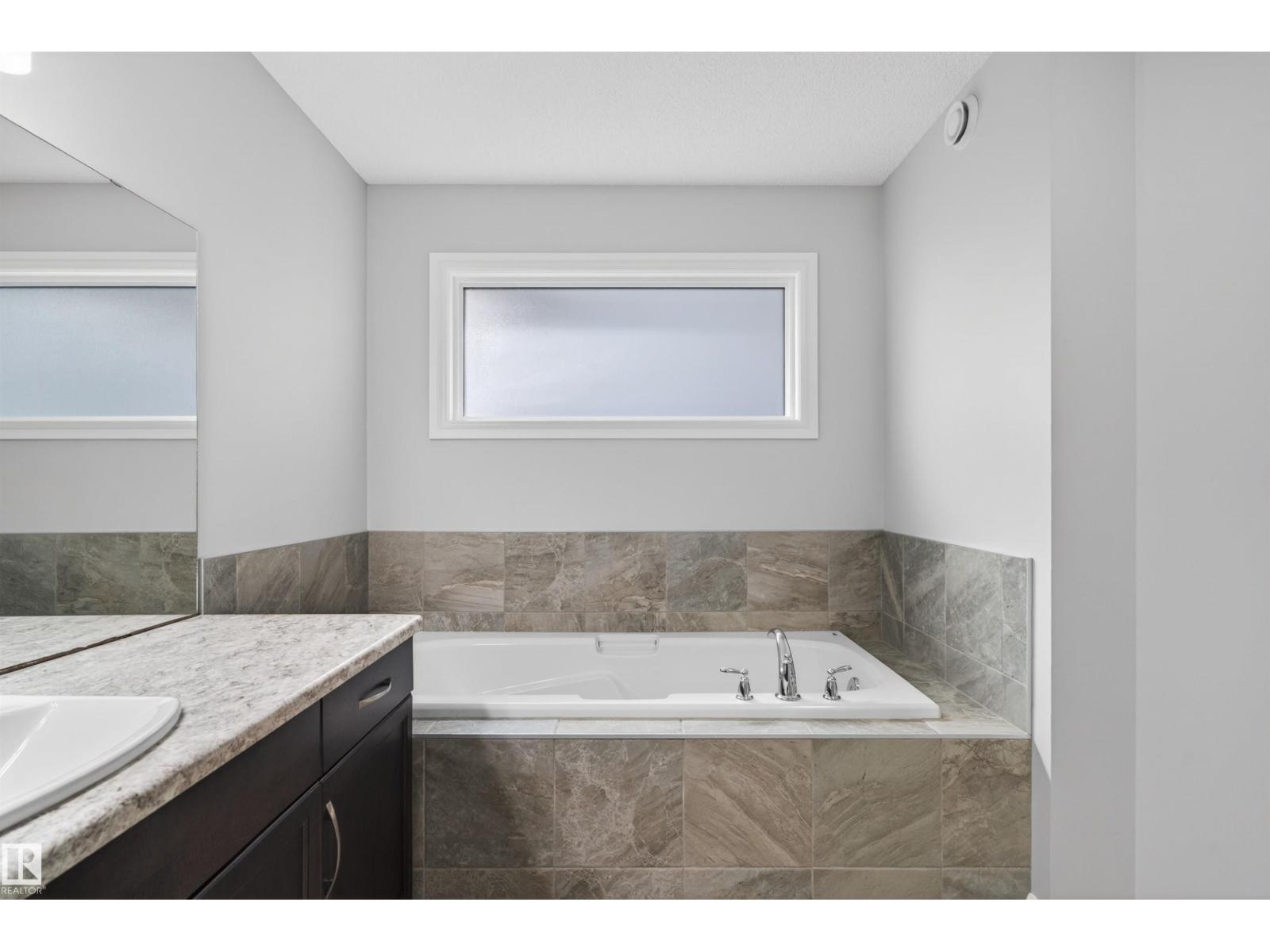 8825 24 Av Sw, Edmonton, Alberta  T6X 2C9 - Photo 34 - E4483667