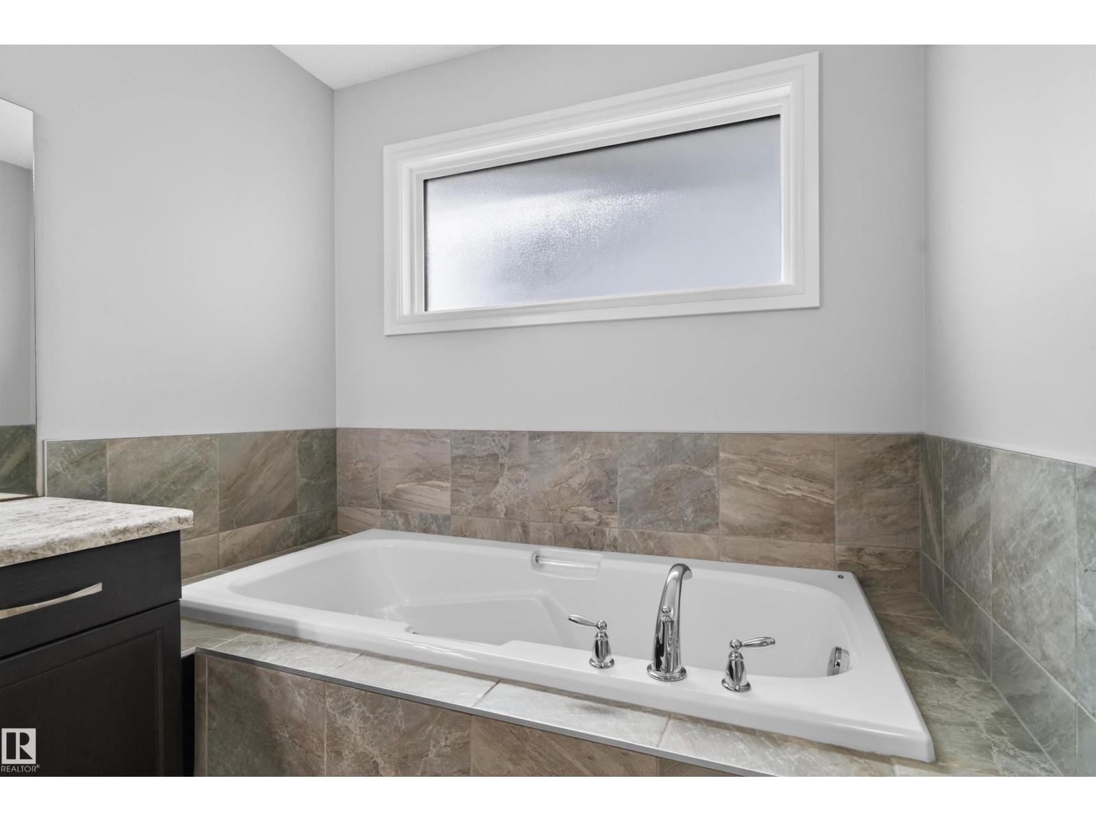 8825 24 Av Sw, Edmonton, Alberta  T6X 2C9 - Photo 35 - E4483667