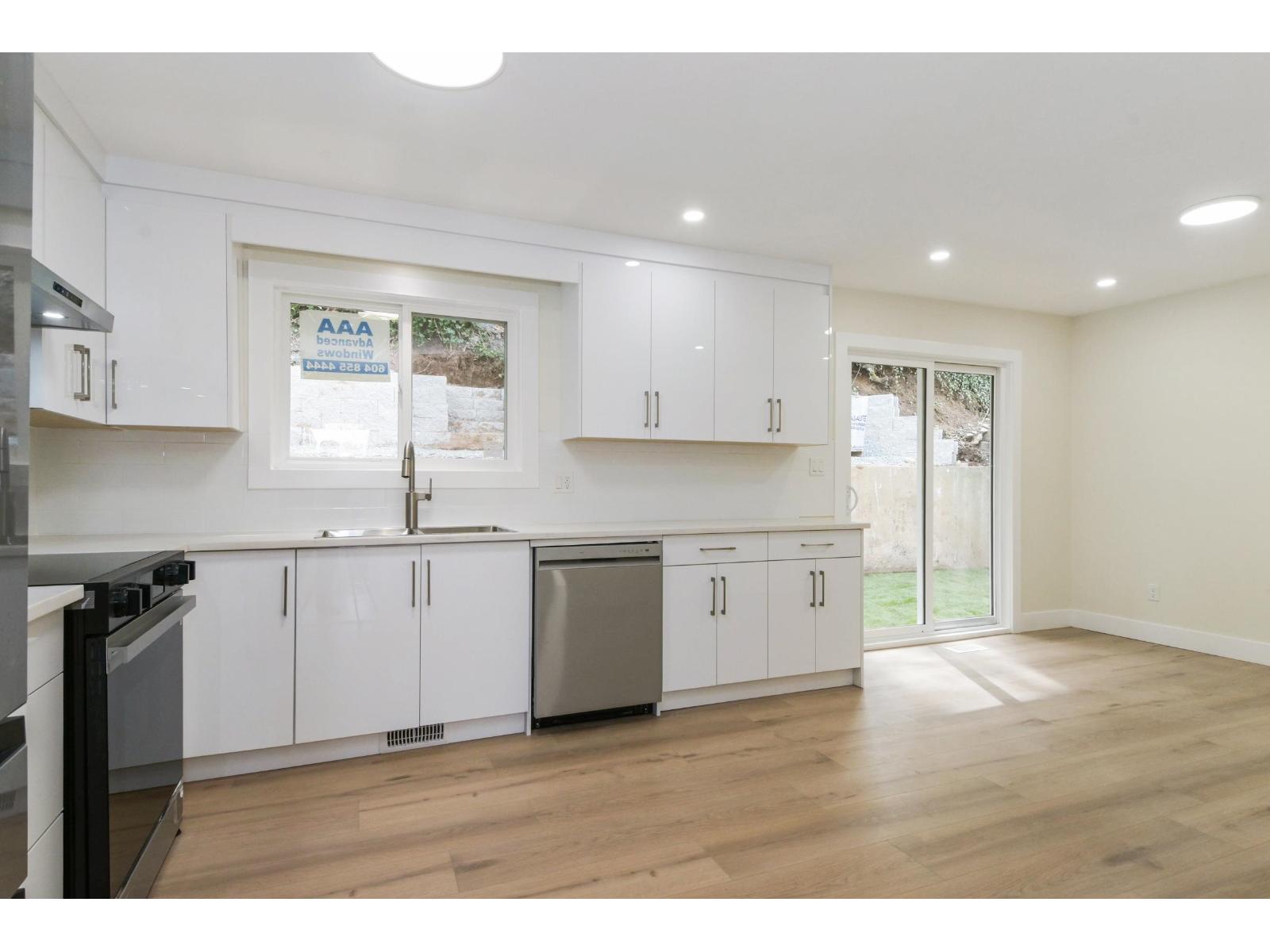 34630 Immel Street, Abbotsford, British Columbia  V2S 4T7 - Photo 10 - R3108062