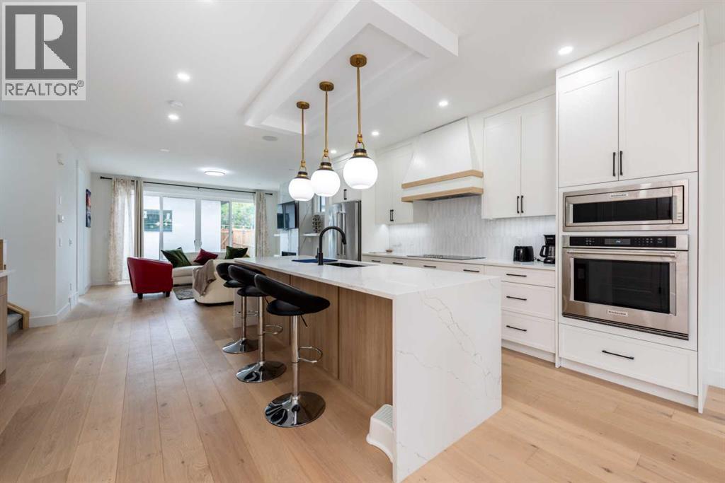 31 Harvard Street Nw, Calgary, Alberta  T2K 2B5 - Photo 4 - A2288389